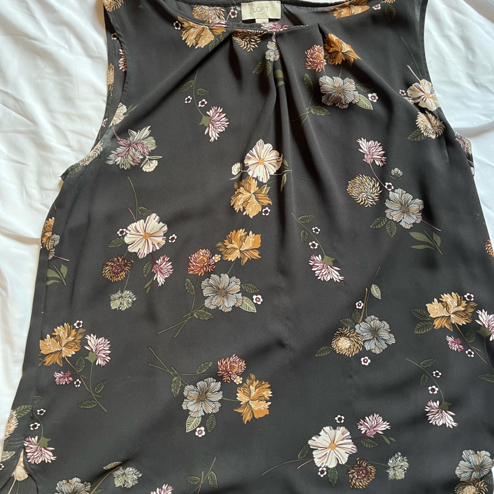 Loft sleeveless blouse